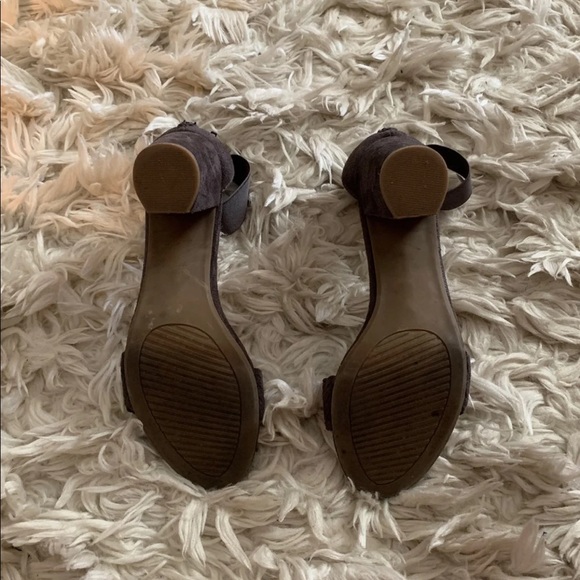 Heels - Picture 5 of 5